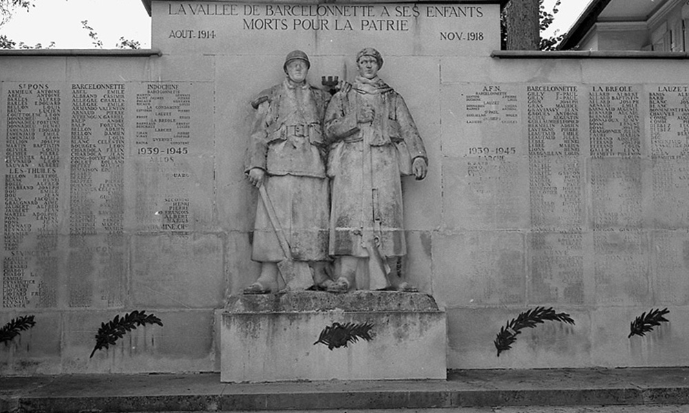 monument_aux_morts3_is